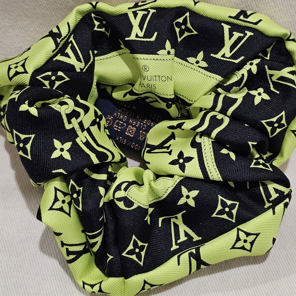Louis Vuitton Scrunchie HAIR ACCESSORY BLACK LIME 100% SILK RUBBER BAND